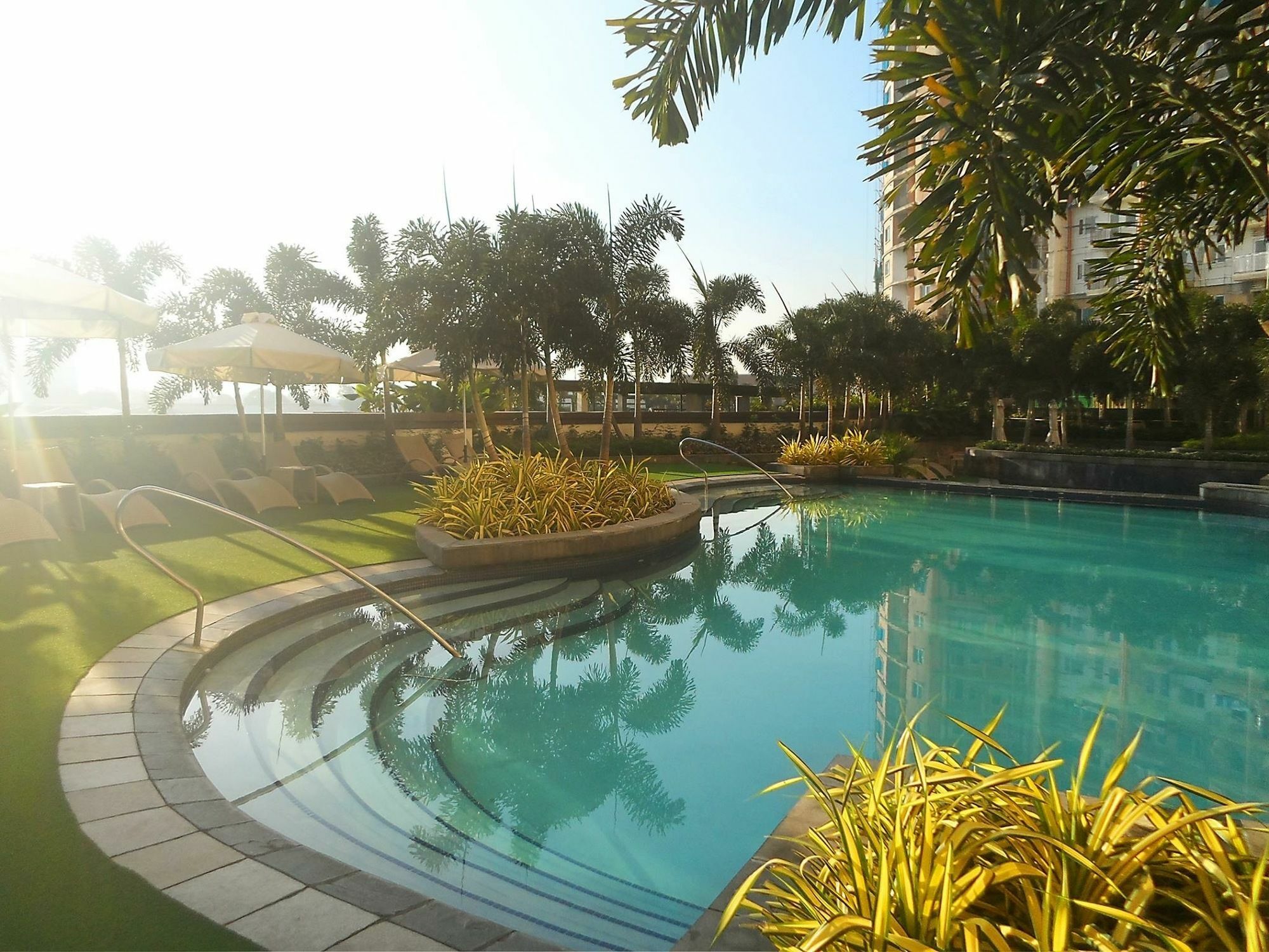 The Cirque Serviced Residences Quezon City Eksteriør billede